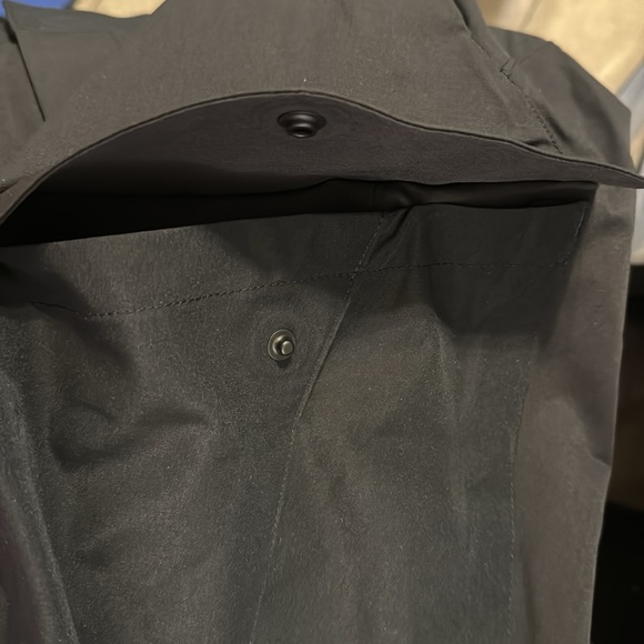 BNWT On Running Explorer Waterproof Hiking Cargo Pants SZ M - Picture 7 of 9